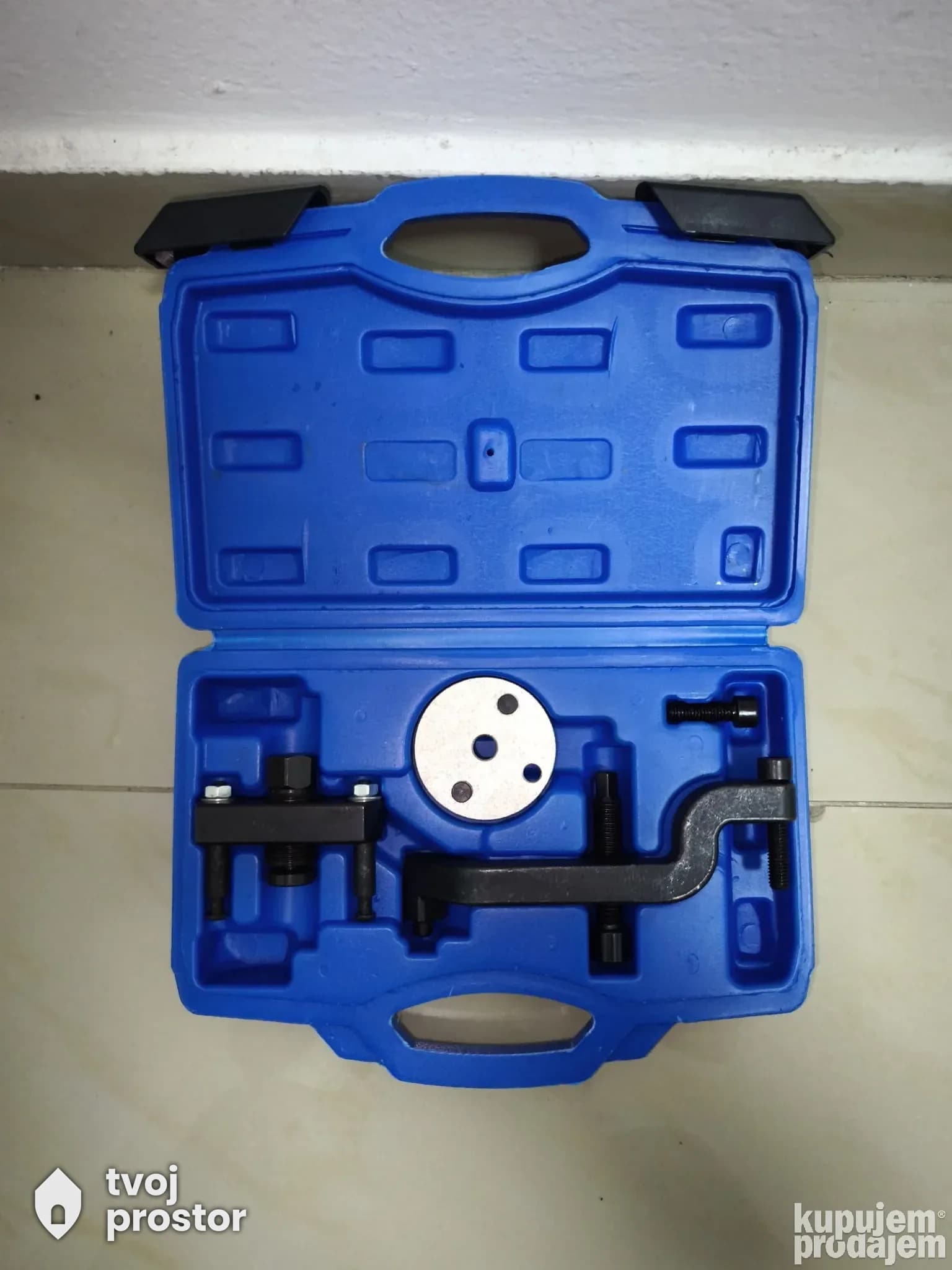 Set alata za skidanje vodene pumpe vw 2.5 tdi — Alati Nidža, Negotin