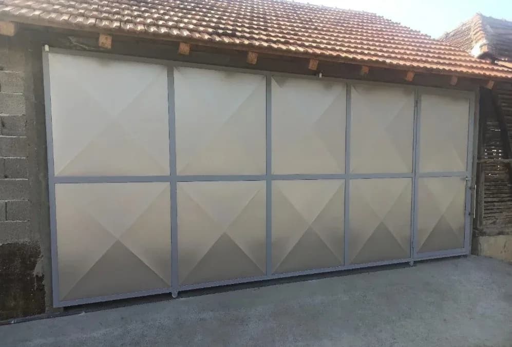 Metal Loft Vrata 25 — MilimetarLINE, Niš