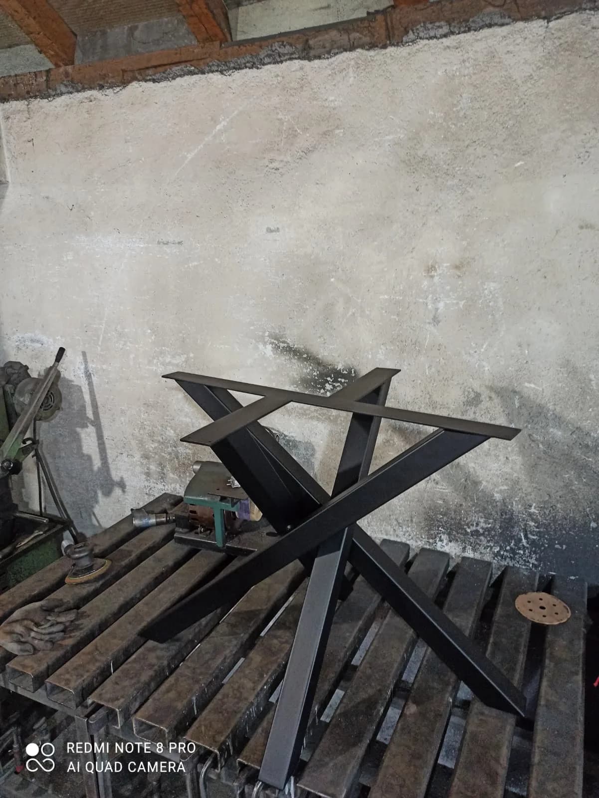 Metalne nogare za sto 67 — MilimetarLINE, Niš