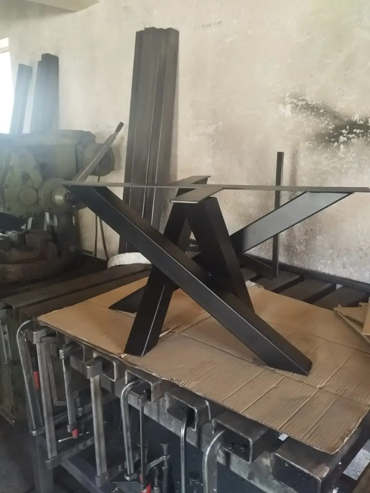 Sto Selmor — stolovi i stolice, MilimetarLINE, Niš