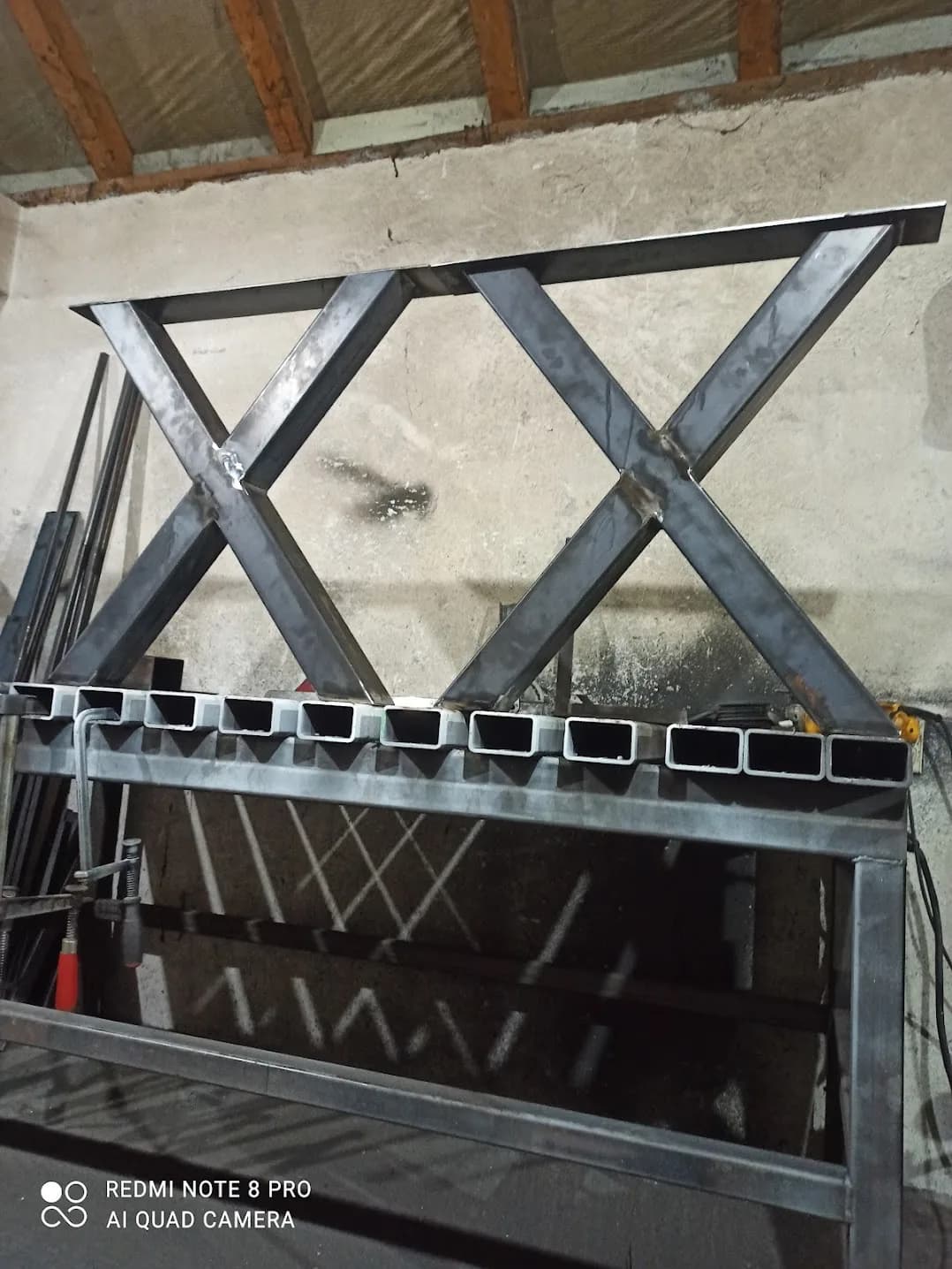 Metalne nogare za sto 159 — MilimetarLINE, Niš