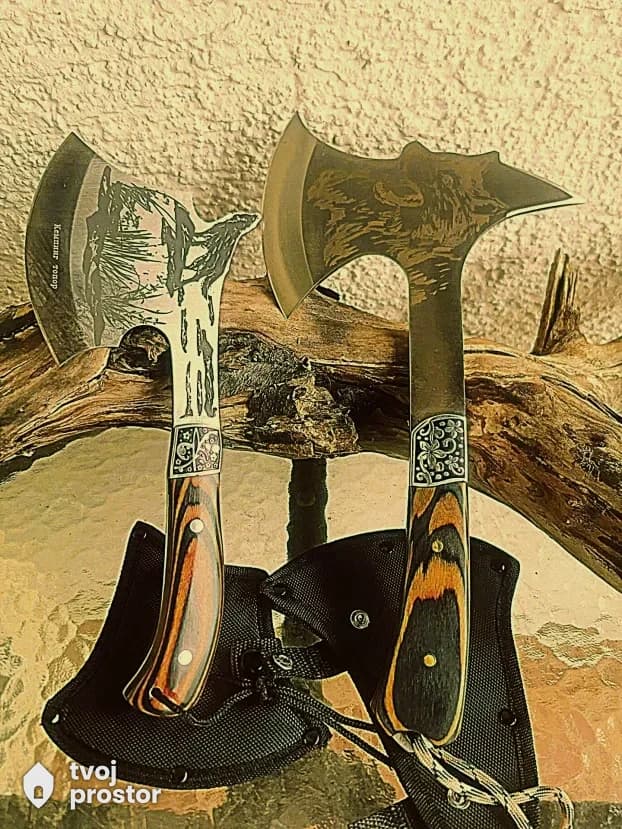 Sekirice vrhunskog kvaliteta sa motivom glave vuka — noževi i oštrice, Ostrica Tradicije, Dimitrovgrad