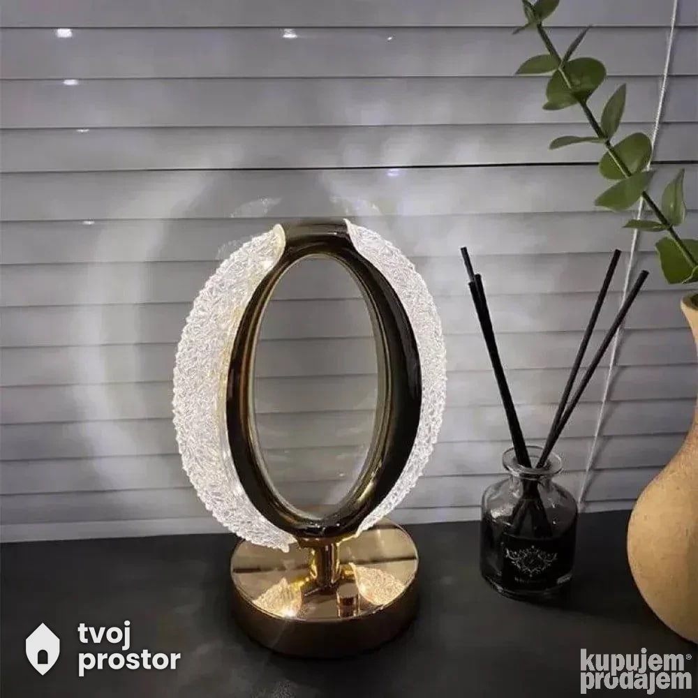 Stona kristalna lampa — unutrašnja rasveta, Mungosi, Beograd