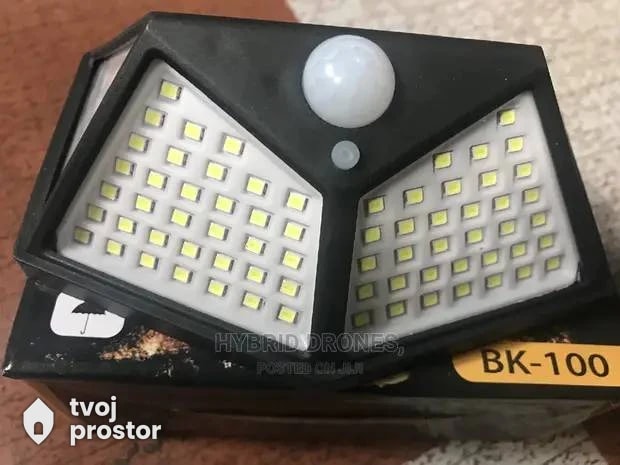 Solarno LED svetlo — fotografija 3 od 4