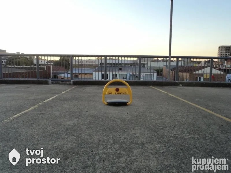 Automatska parking rampa sa alarmom na daljinski — fotografija 3 od 5