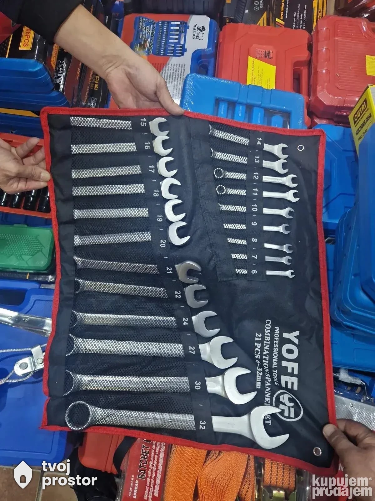 Kljucevi okasto viljuskasti — ručni alat, Mungosi, Beograd