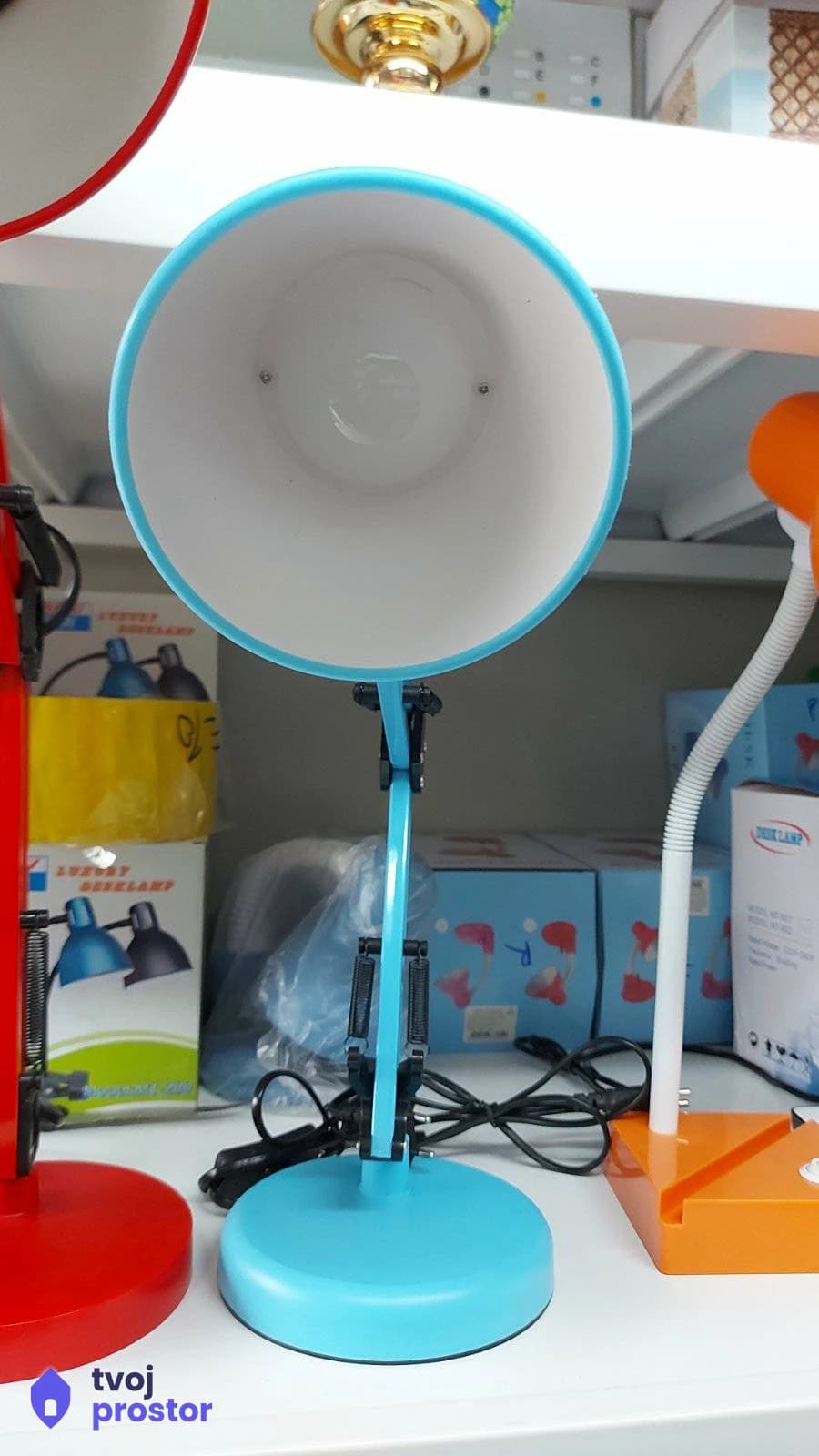Stona lampa — unutrašnja rasveta, Mungosi, Beograd