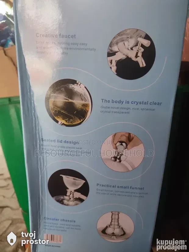 Dispenzer za piće u obliku globusa - elegantan i praktičan — fotografija 3 od 4