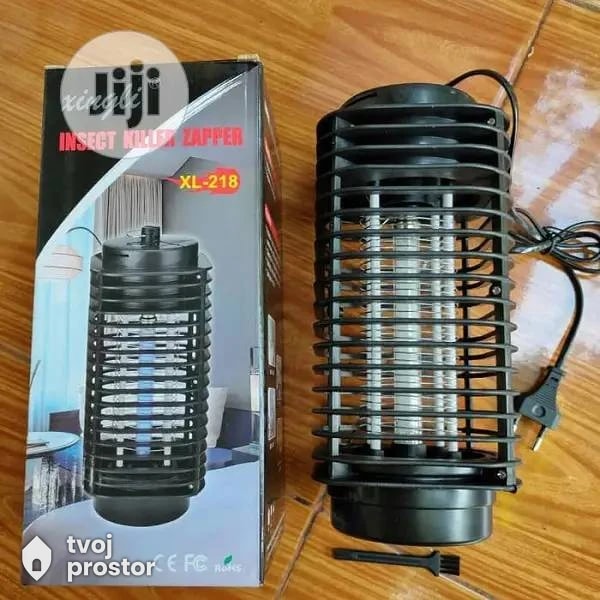 Elektricna led lampa protiv komaraca — fotografija 2 od 3